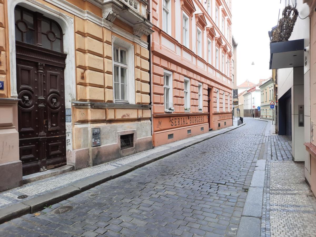 Downtown Prague Minimalistic Room In Flatshare Praga Exterior foto