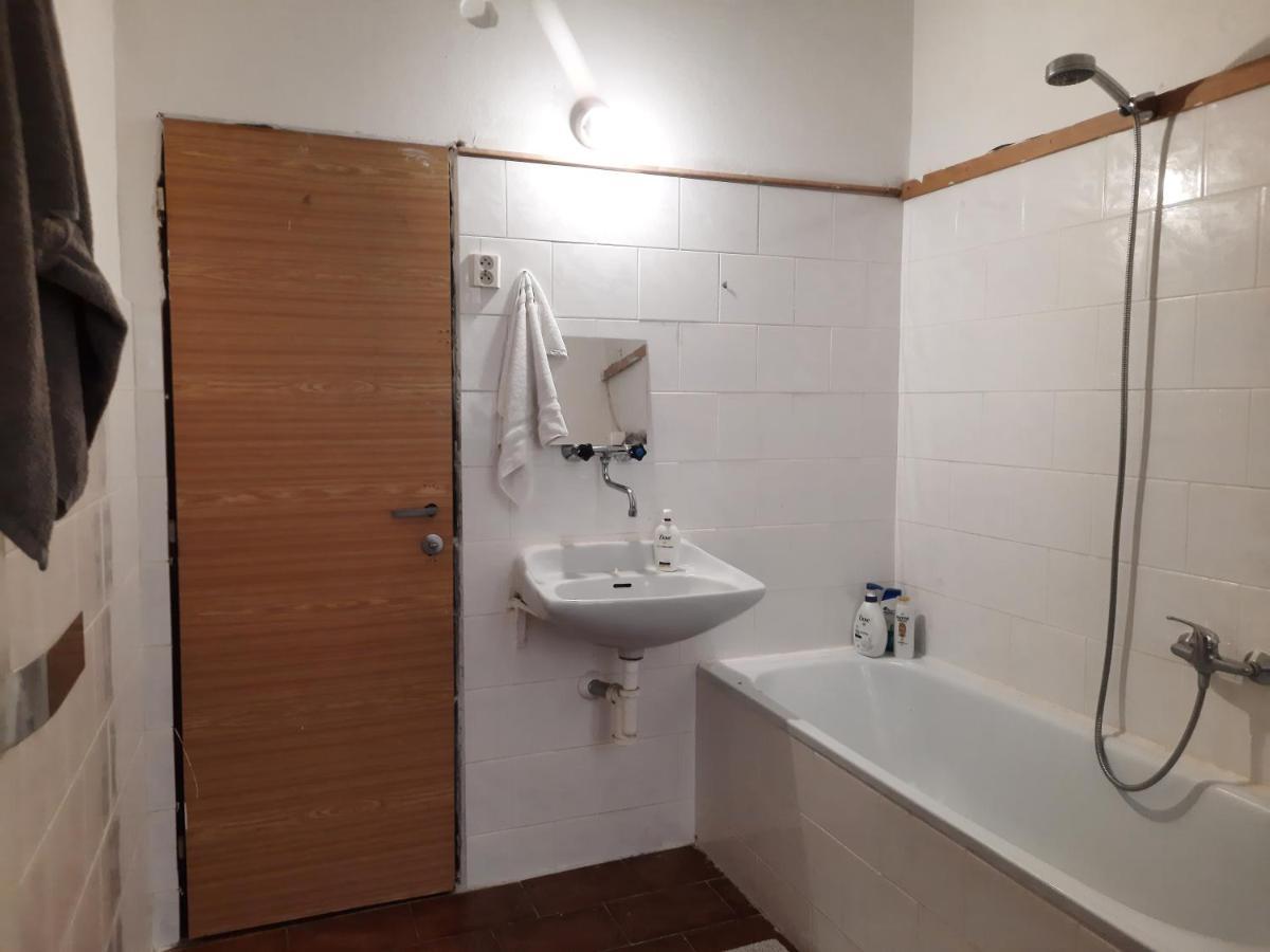 Downtown Prague Minimalistic Room In Flatshare Praga Exterior foto