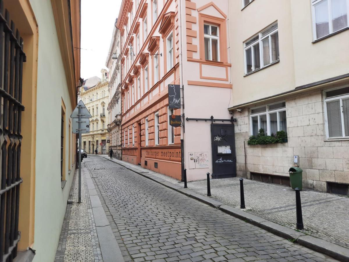 Downtown Prague Minimalistic Room In Flatshare Praga Exterior foto