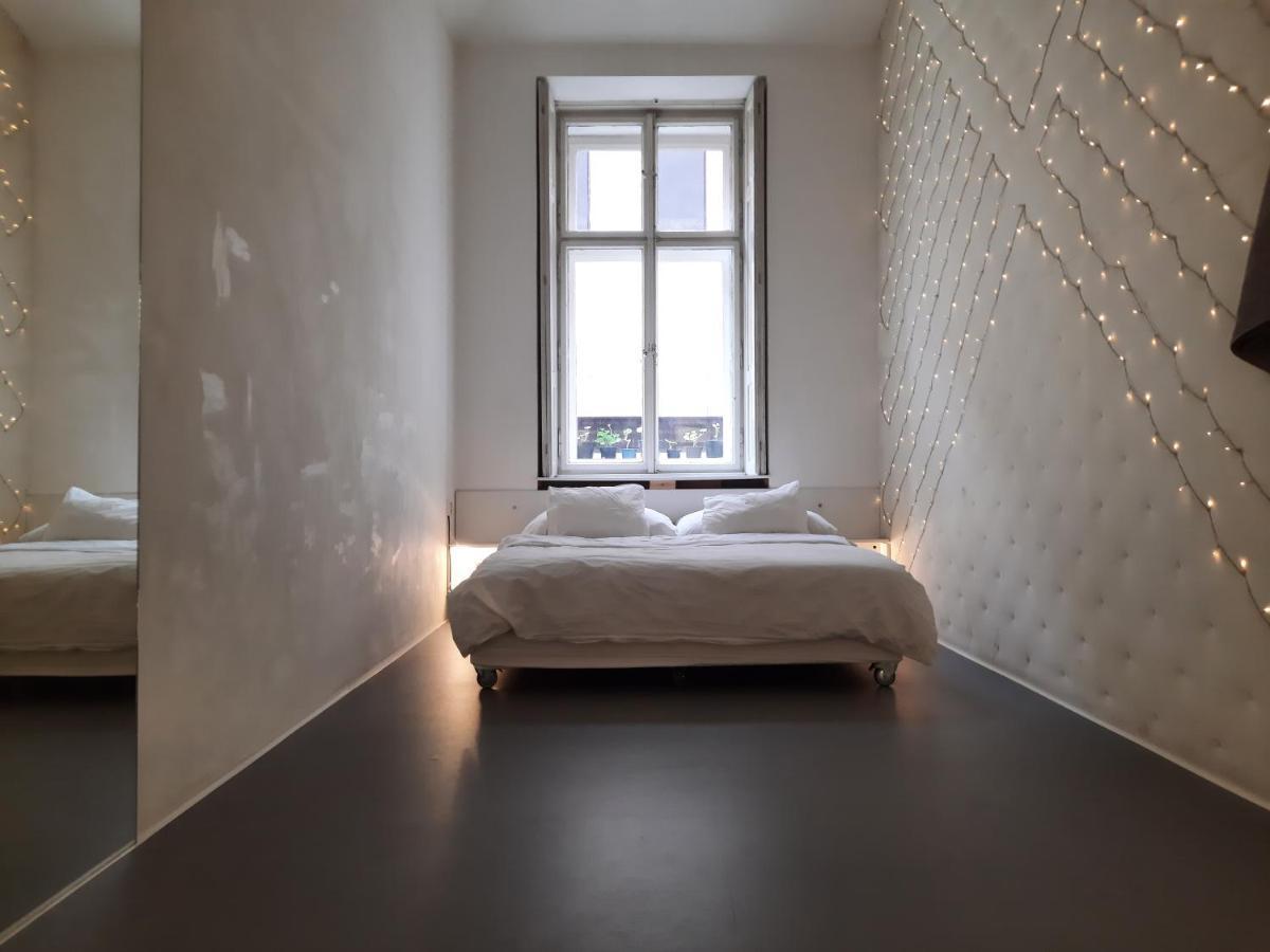 Downtown Prague Minimalistic Room In Flatshare Praga Exterior foto