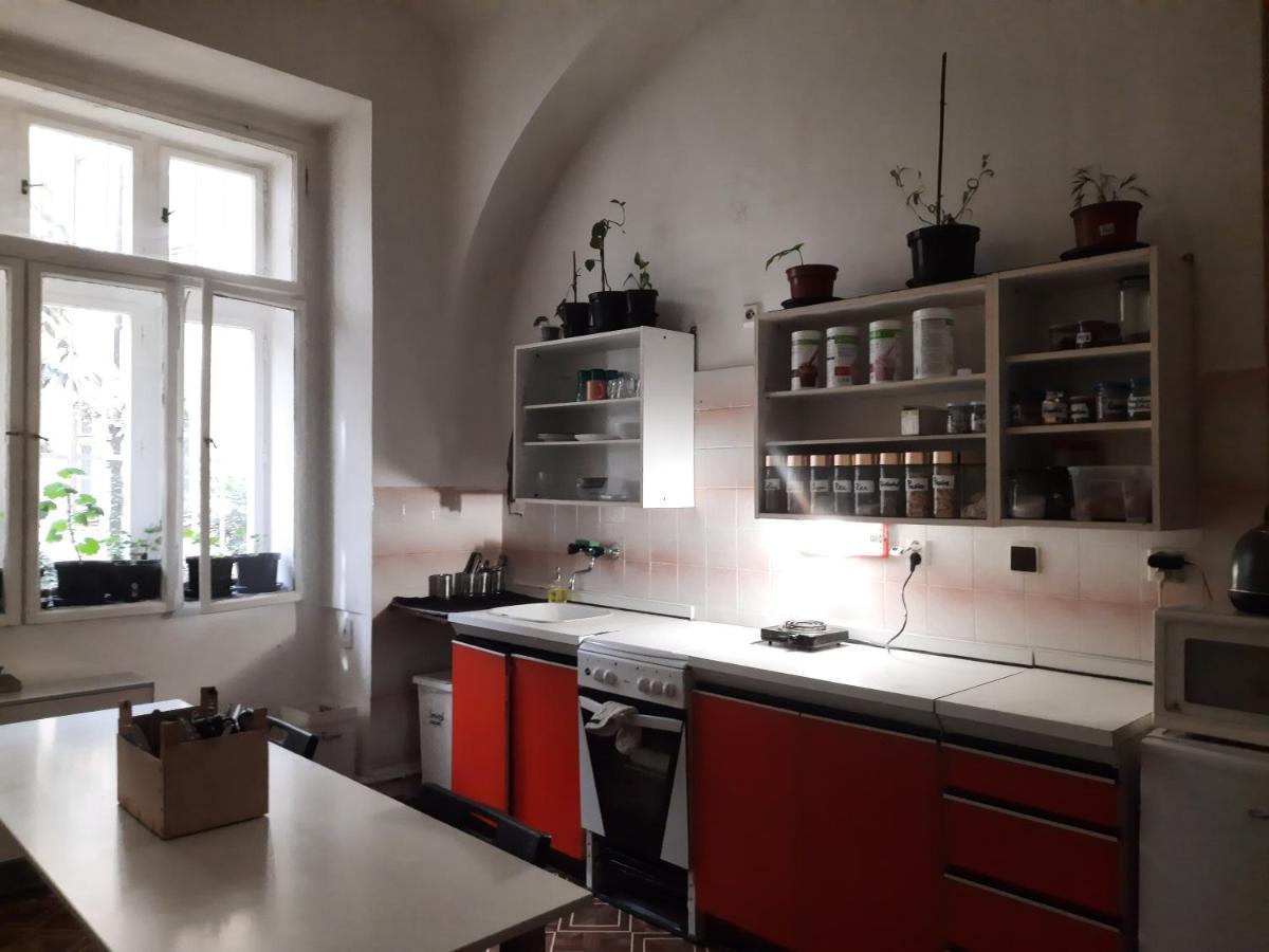 Downtown Prague Minimalistic Room In Flatshare Praga Exterior foto