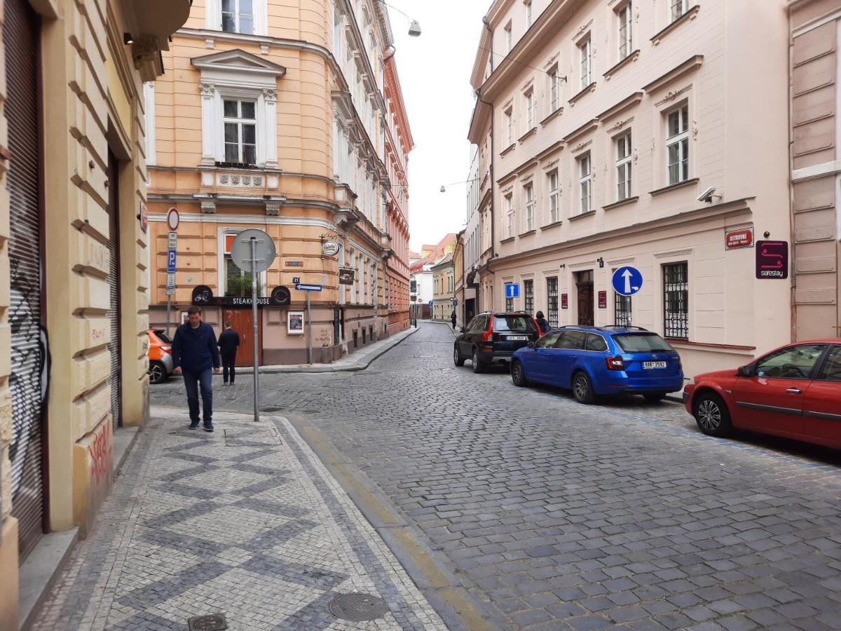 Downtown Prague Minimalistic Room In Flatshare Praga Exterior foto